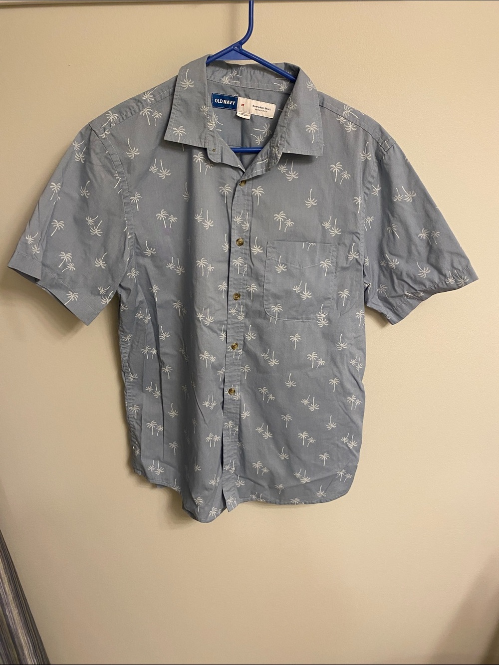 Old Navy Light Blue Short-Sleeve Palm Print Button-Up Shirt